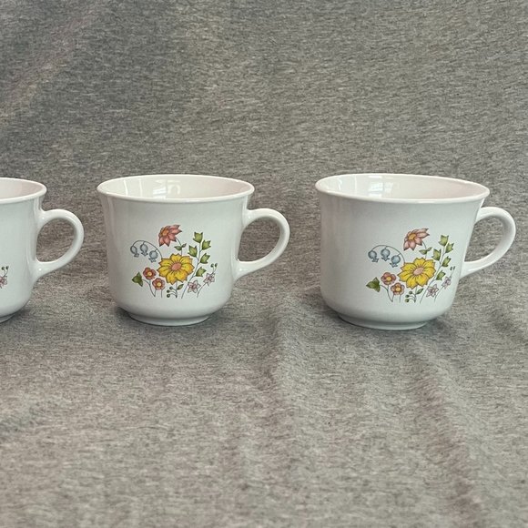 Corning Spring Meadow Coffee Cups Set of 4 - Picture 2 of 11